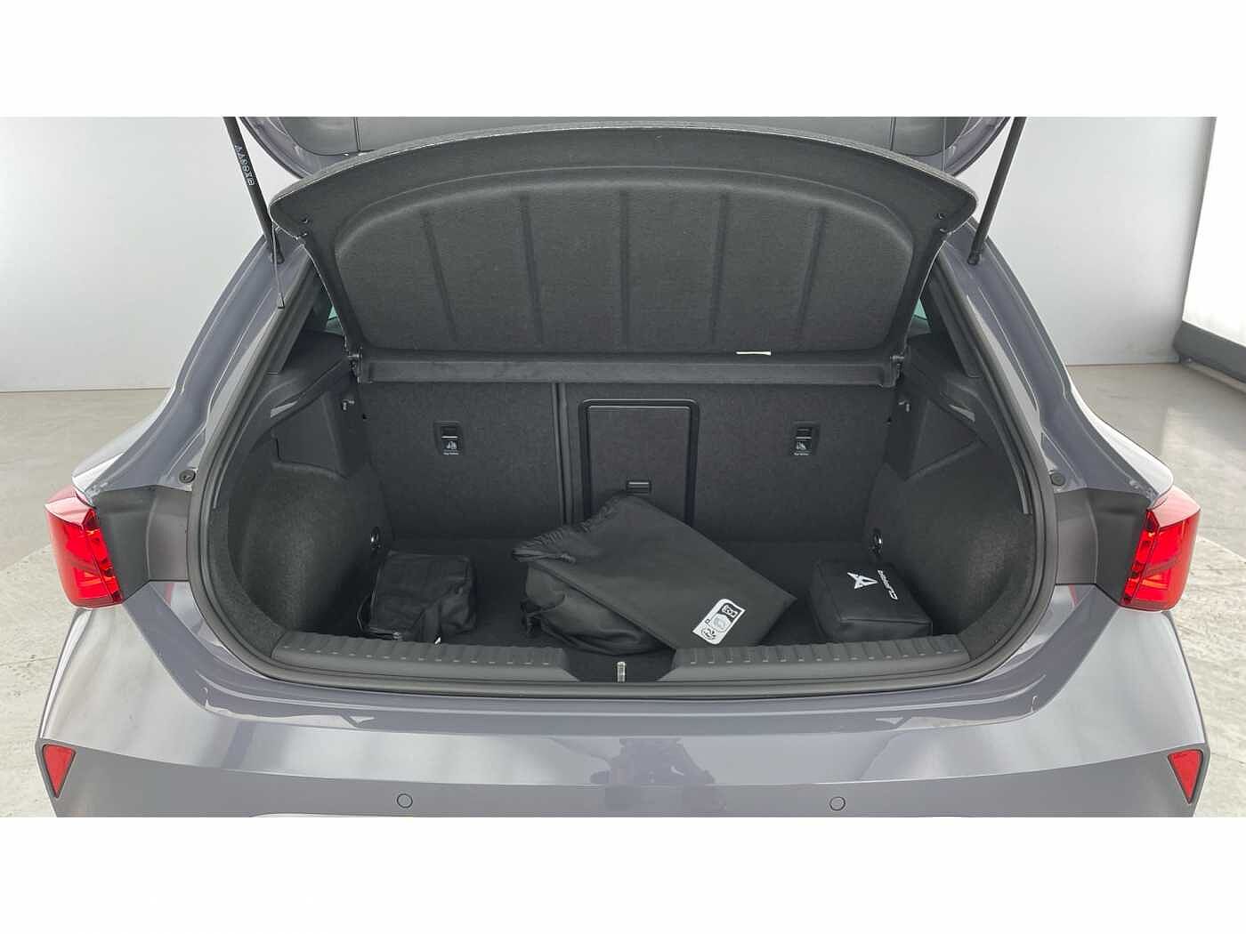 Cupra Leon NF VZ First Edition 1.4 e-HYBRID 245PS AFV DSG